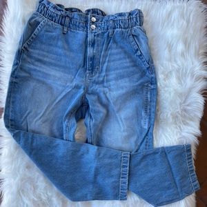NEW American Eagle Hi-Rise Mom Jeans (Size 12Short)